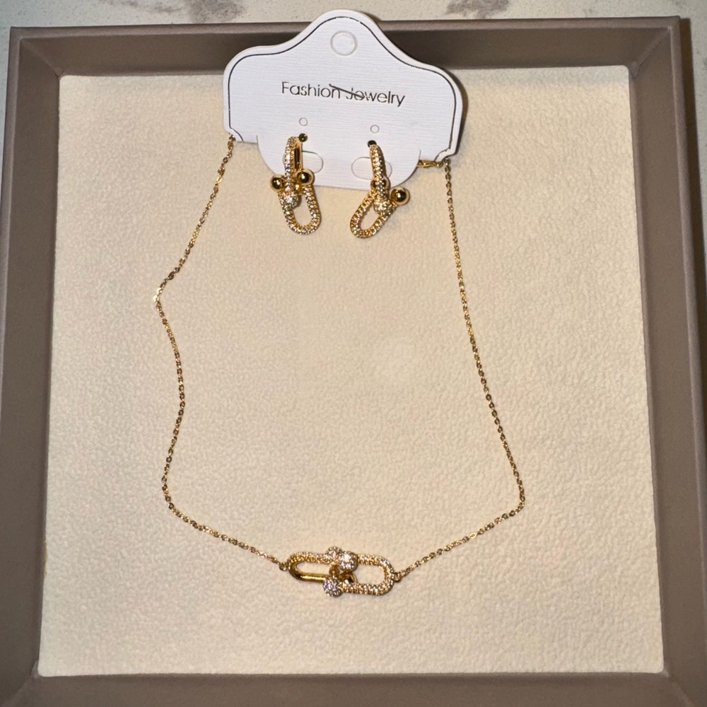 Fashion Jewelry Gold Necklace and Earring Set